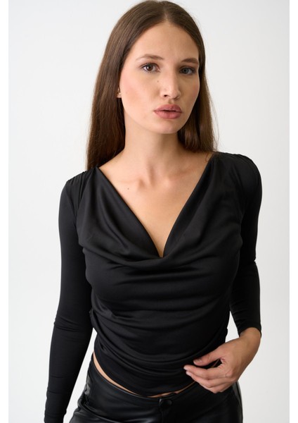 Alexandergardı Degaje Yaka Dökümlü Bluz fiyatları