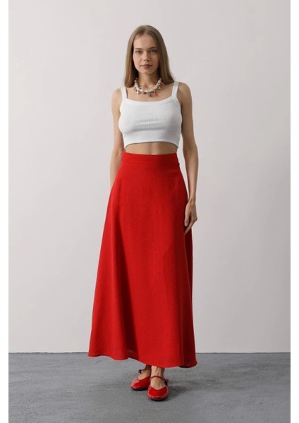 Kırmızı Keten Etek - Şıklığıyla Büyüleyen Parça
