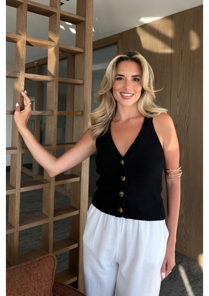 Siyah Vega Yelek fırsatları