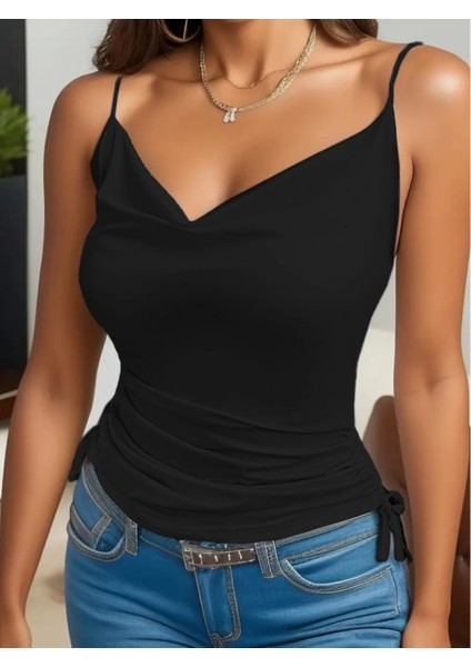 Degaje Yaka ve Yanlardan Büzgülü Kadın Askılı Bluz fırsatları