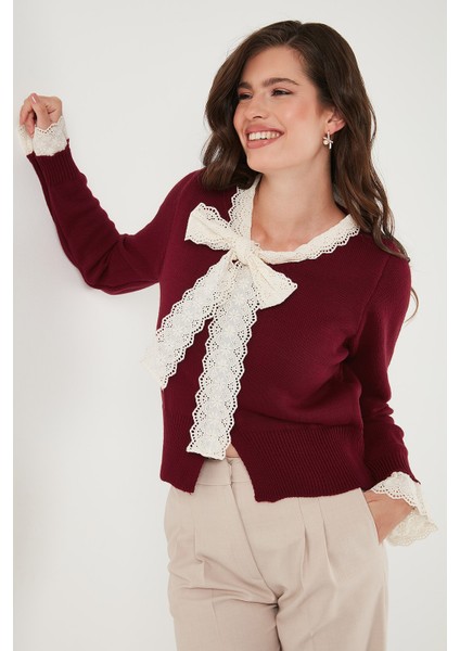 Premium Dantelli Bağlamalı Yaka Regular Fit Düğmeli Triko Hırka Bayan Hırka 680HI00251 fiyatları