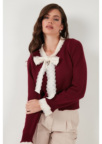 Premium Dantelli Bağlamalı Yaka Regular Fit Düğmeli Triko Hırka Bayan Hırka 680HI00251 indirimleri