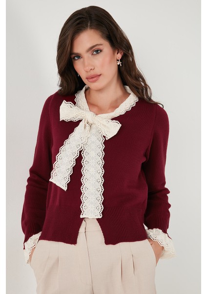 Premium Dantelli Bağlamalı Yaka Regular Fit Düğmeli Triko Hırka Bayan Hırka 680HI00251