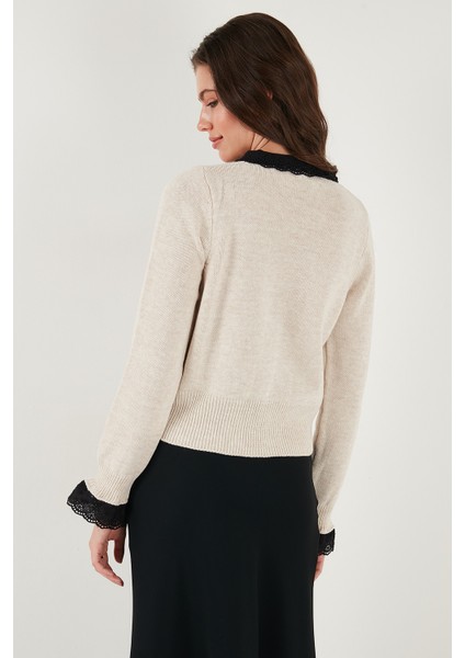 Premium Dantelli Bağlamalı Yaka Regular Fit Düğmeli Triko Hırka Bayan Hırka 680HI00251