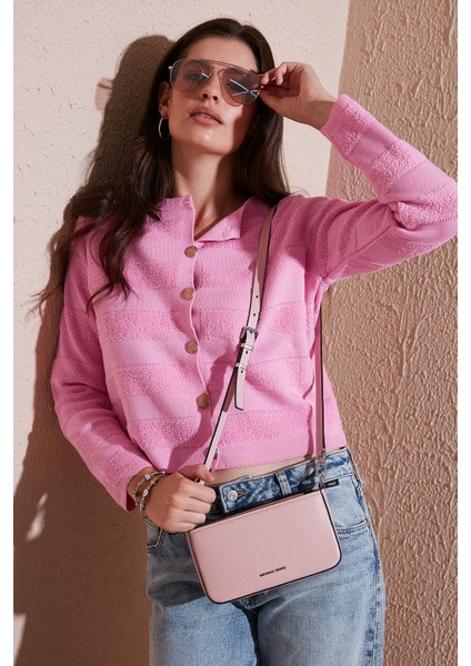 Premium Regular Fit Bisiklet Yaka Düğmeli Dokulu Triko Hırka Bayan Hırka 680HI00337