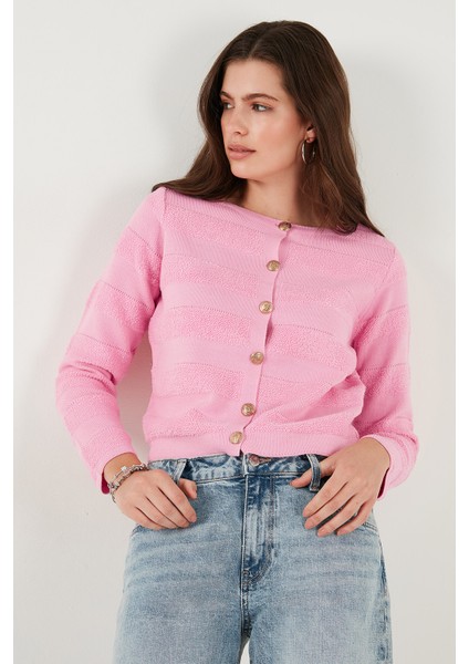 Premium Regular Fit Bisiklet Yaka Düğmeli Dokulu Triko Hırka Bayan Hırka 680HI00337 indirimleri