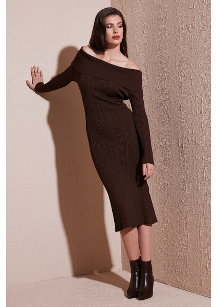 Premium Fitilli Carmen Yaka Slim Fit Midi Boy Triko Elbise Bayan Elbise 680EL00033