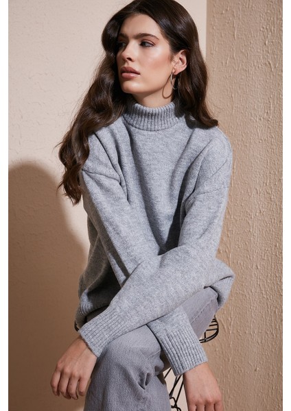 Premium Oversize Fit Balıkçı Yaka Yumuşak Dokulu Triko Kazak Bayan Kazak 680KZ00469 modelleri