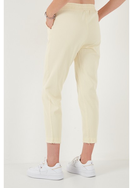 Pamuklu Normal Bel Regular Fit Düz Paça Pantolon Bayan Pantolon 668YP42282S4