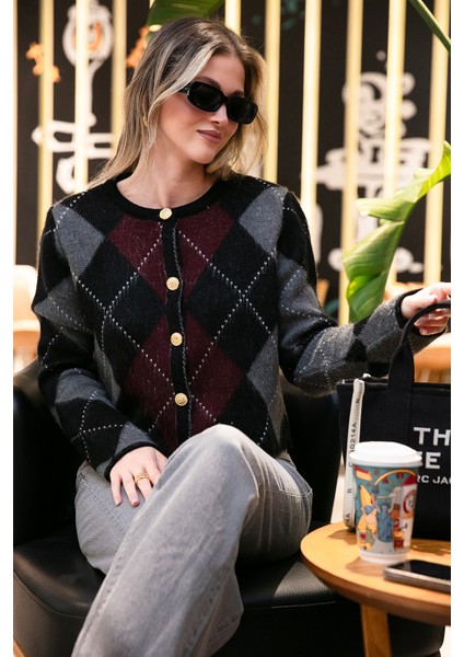 Regular Fit Bisiklet Yaka Baklava Desenli Düğmeli Crop Hırka Bayan Hırka 4615570