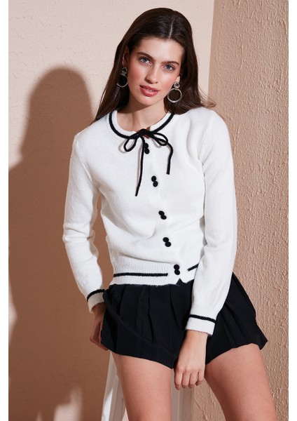 Premium Fitted Fit Bağlamalı Yaka Düğmeli Triko Hırka Bayan Hırka 680HI002408