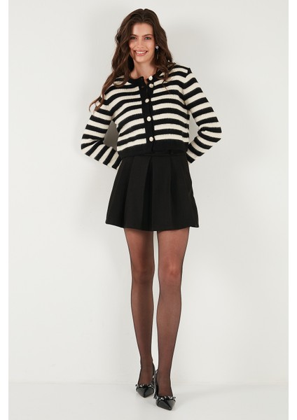 Çizgili Oversize Fit Bisiklet Yaka Düğmeli Crop Triko Hırka Bayan Hırka 4615567 modelleri