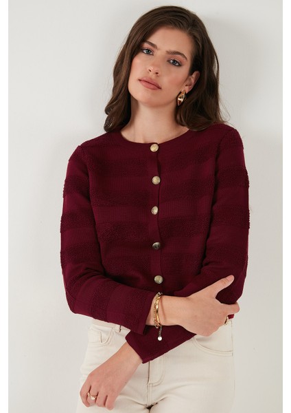 Premium Regular Fit Bisiklet Yaka Düğmeli Dokulu Triko Hırka Bayan Hırka 680HI00337 indirimleri