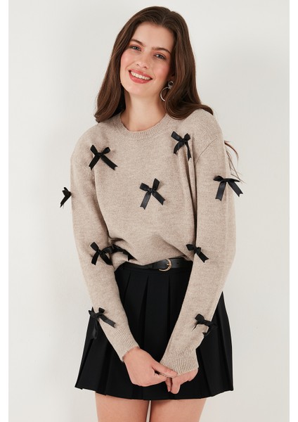 Premium Regular Fit Bisiklet Yaka Fiyonk Detaylı Triko Kazak Bayan Kazak 680KZ00155 fırsatları