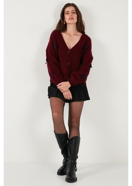 Oversize Fit V Yaka Fiyonk Detaylı Düğmeli Hırka Bayan Hırka 4615577 fiyatları