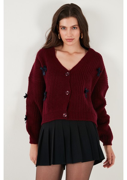 Oversize Fit V Yaka Fiyonk Detaylı Düğmeli Hırka Bayan Hırka 4615577 modelleri