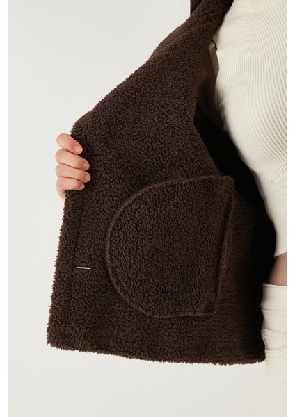 Oversize Kruvaze Yaka Peluş Detaylı Suni Deri Biker Ceket Mont Bayan Mont 6810247