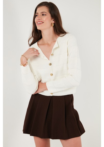 Premium Regular Fit Bisiklet Yaka Düğmeli Dokulu Triko Hırka Bayan Hırka 680HI00337 indirimleri