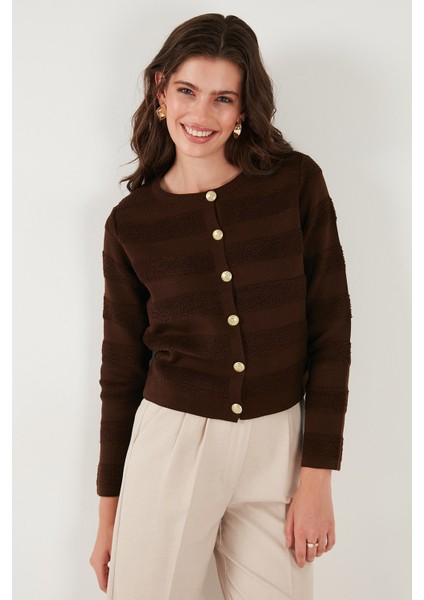 Premium Regular Fit Bisiklet Yaka Düğmeli Dokulu Triko Hırka Bayan Hırka 680HI00337 indirimleri