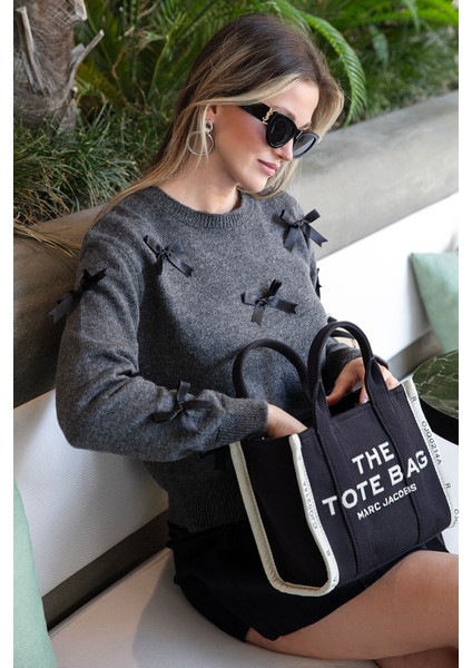 Premium Regular Fit Bisiklet Yaka Fiyonk Detaylı Triko Kazak Bayan Kazak 680KZ00155