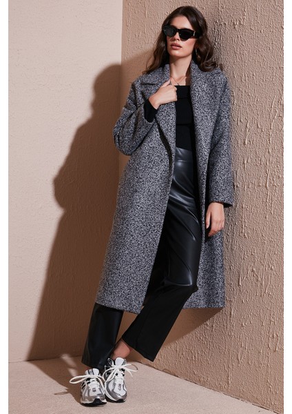 Oversize Fit Mono Yaka Düğmeli Buklet Uzun Kaşe Kaban Bayan Kaban 6810236 fiyatları