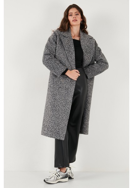Oversize Fit Mono Yaka Düğmeli Buklet Uzun Kaşe Kaban Bayan Kaban 6810236 indirimleri