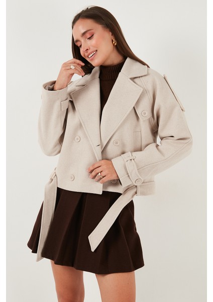 Pamuklu Regular Fit Yumuşak Dokulu Kaşe Kısa Kaban Bayan Kaban 6810286 indirimleri