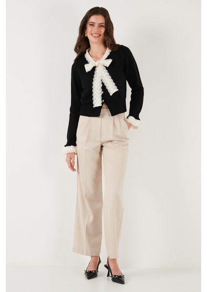 Premium Dantelli Bağlamalı Yaka Regular Fit Düğmeli Triko Hırka Bayan Hırka 680HI00251 modelleri