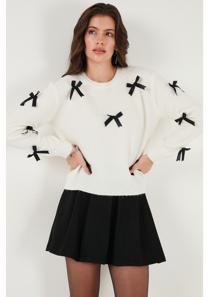 Premium Regular Fit Bisiklet Yaka Fiyonk Detaylı Triko Kazak Bayan Kazak 680KZ00155 indirimleri