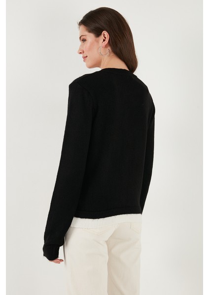 Premium Tül Çiçek Detaylı Regular Fit Bisiklet Yaka Düğmeli Triko Hırka Bayan Hırka 680HI002421