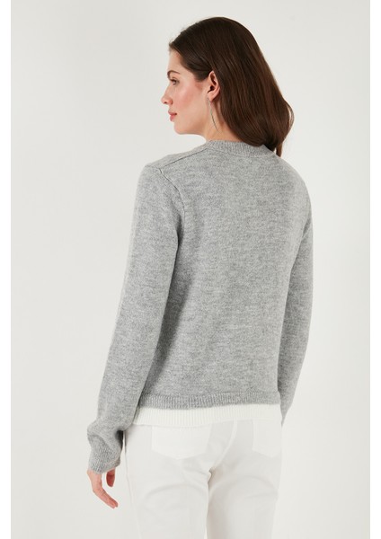 Premium Tül Çiçek Detaylı Regular Fit Bisiklet Yaka Düğmeli Triko Hırka Bayan Hırka 680HI002421