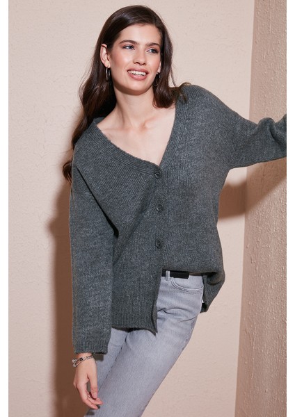 Regular Fit V Yaka Düğmeli Triko Hırka Bayan Hırka 4616229