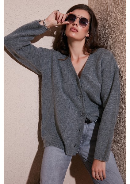 Regular Fit V Yaka Düğmeli Triko Hırka Bayan Hırka 4616229 fiyatları