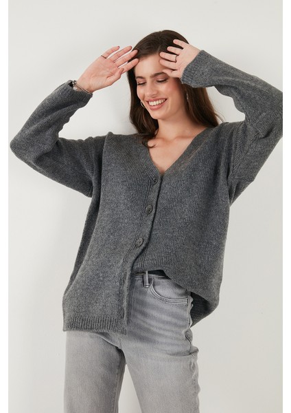 Regular Fit V Yaka Düğmeli Triko Hırka Bayan Hırka 4616229 indirimleri