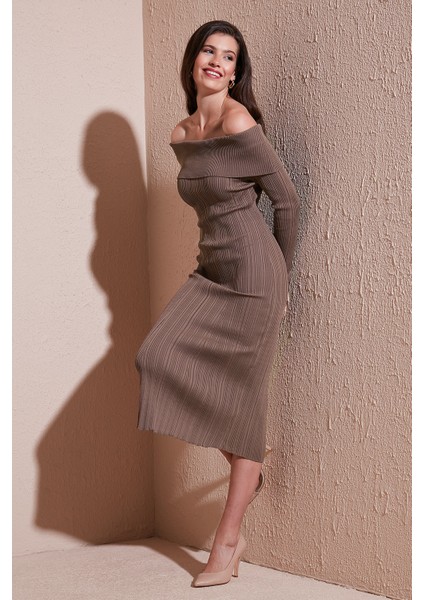 Premium Fitilli Carmen Yaka Slim Fit Midi Boy Triko Elbise Bayan Elbise 680EL00033