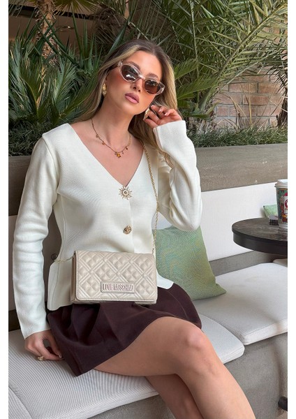 Premium Regular Fit V Yaka Düğmeli Triko Hırka Bayan Hırka 680HI00121 fiyatları