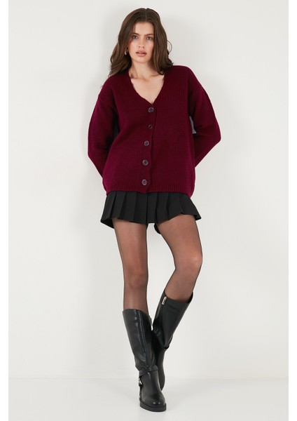 Regular Fit V Yaka Düğmeli Triko Hırka Bayan Hırka 4616229 modelleri