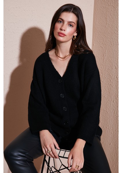 Regular Fit V Yaka Düğmeli Triko Hırka Bayan Hırka 4616229