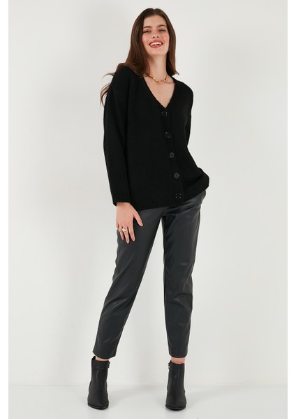 Regular Fit V Yaka Düğmeli Triko Hırka Bayan Hırka 4616229 modelleri