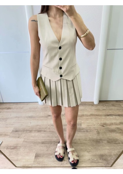 Şıklığıyla Büyüleyen Bej Mini Elbise