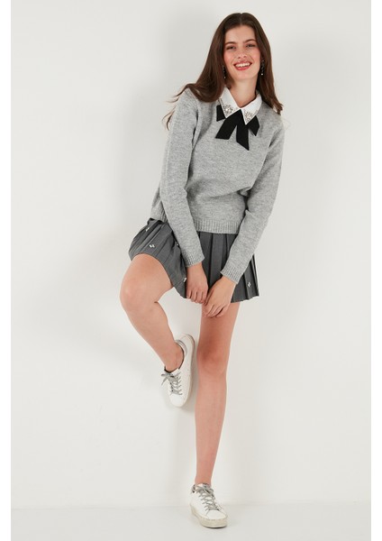 Premium Regular Fit Gömlek Yaka Yumuşak Dokulu Fiyonk Detaylı Taşlı Kazak Bayan Kazak 680KZ00035 fırsatları