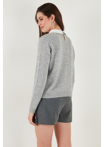 Premium Regular Fit Gömlek Yaka Yumuşak Dokulu Fiyonk Detaylı Taşlı Kazak Bayan Kazak 680KZ00035