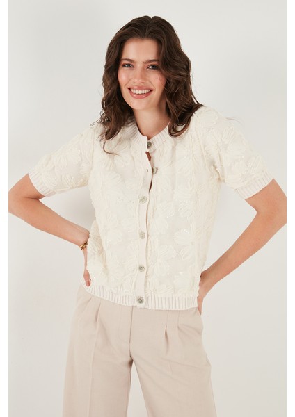 Premium Regular Fit Bisiklet Yaka Tüllü Çiçekli Kısa Kollu Hırka Bayan Hırka 680HI00386 modelleri