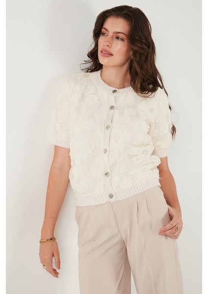 Premium Regular Fit Bisiklet Yaka Tüllü Çiçekli Kısa Kollu Hırka Bayan Hırka 680HI00386