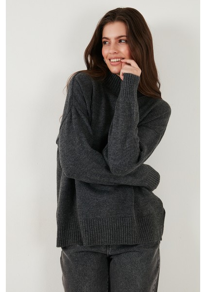 Premium Oversize Fit Balıkçı Yaka Yumuşak Dokulu Triko Kazak Bayan Kazak 680KZ00469 modelleri