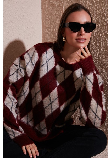 Oversize Fit Bisiklet Yaka Baklava Desenli Yumuşak Dokulu Kazak Bayan Kazak 4616223 fiyatları