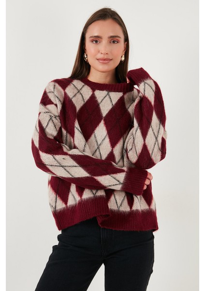 Oversize Fit Bisiklet Yaka Baklava Desenli Yumuşak Dokulu Kazak Bayan Kazak 4616223 modelleri