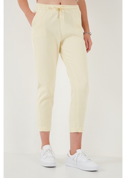 Pamuklu Normal Bel Regular Fit Düz Paça Pantolon Bayan Pantolon 668YP42282S4 fiyatları