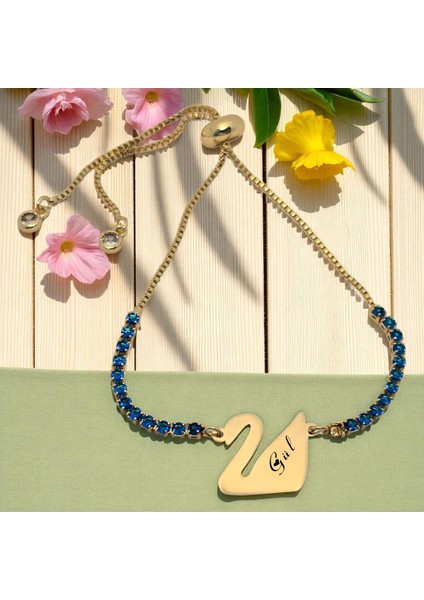 Altın Plakalı 14 Ayar Gül Ismine Özel Mavi Taş Desenli Kuğu Kuşu Figürlü Hediye BILEKLIK-600ISIM fiyatları