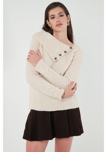 Premium Regular Fit Kayık Yaka Düğme Detaylı Kazak Bayan Kazak 680KZ002563 indirimleri